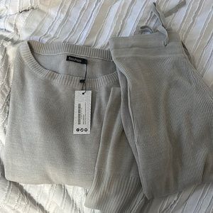 NWT Boohoo knitted set